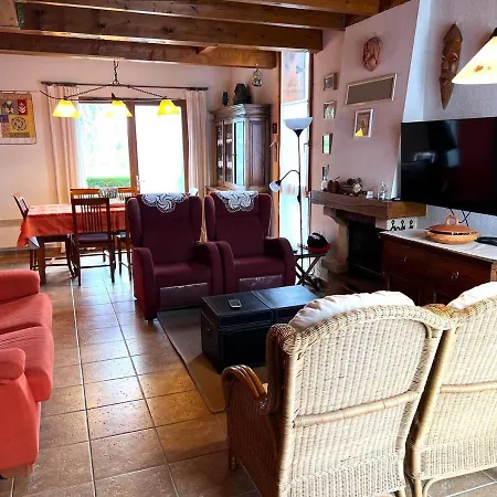 Familias En Santa Leocadia Holiday home