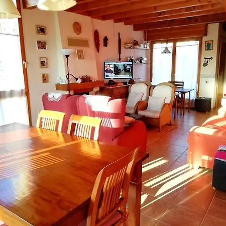 Familias En Santa Leocadia Holiday home