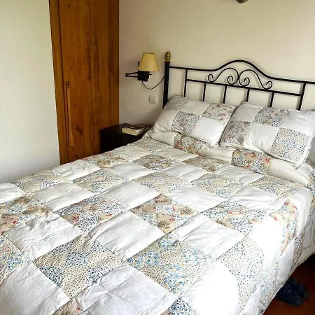 Casa de Férias Familias En Santa Leocadia Sainte-Leocadie